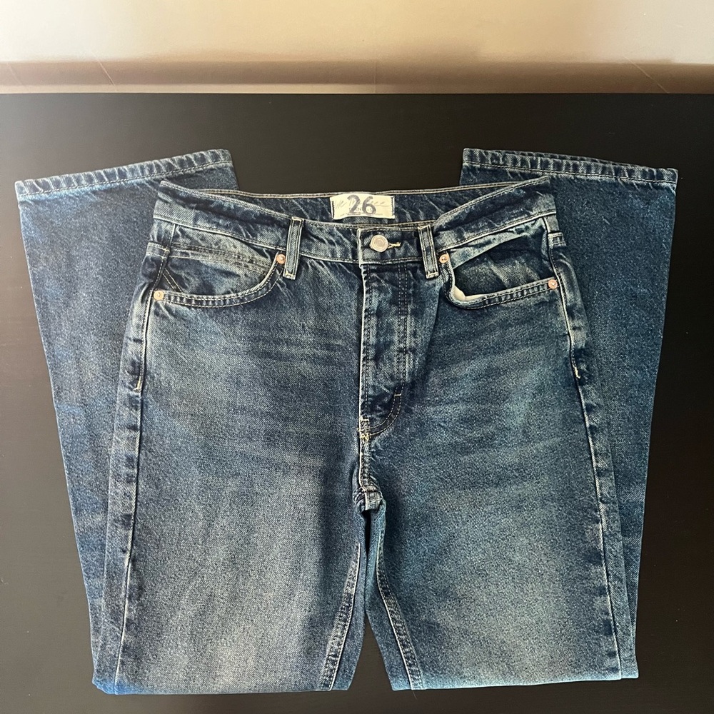 We The Free Jeans Size 26
Light Wash Midrise Fly Button
Classic